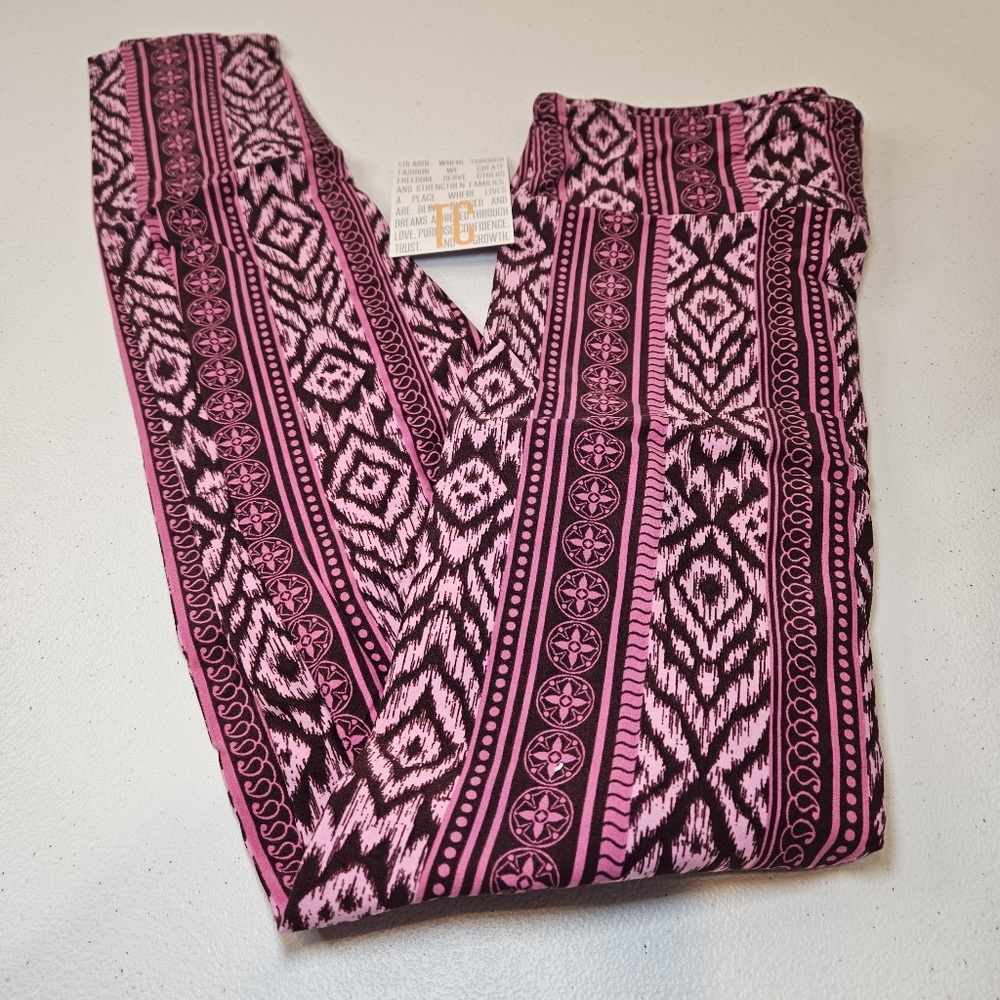 LuLaRoe Tall and Curvy Leggings